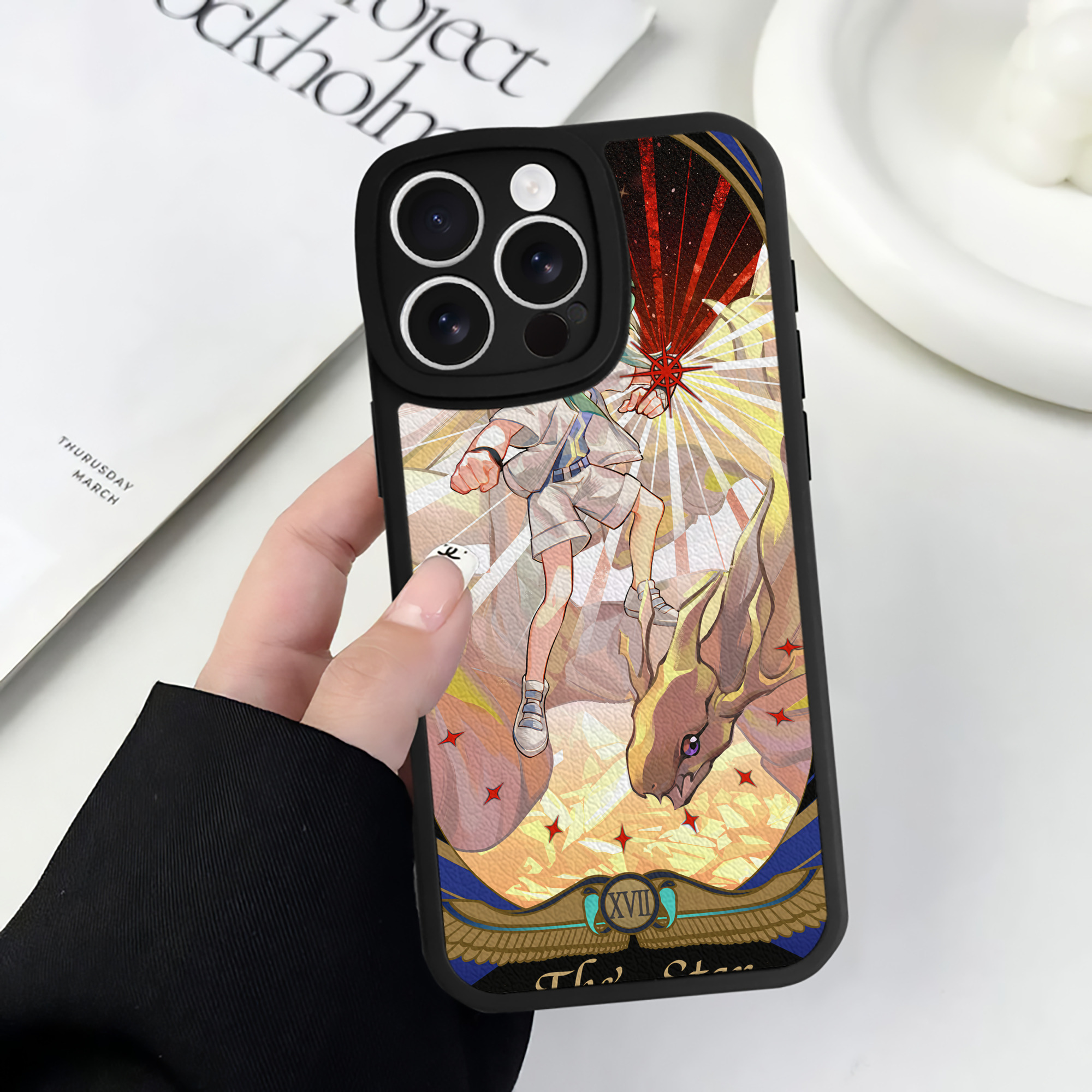 （画像用） 遊☆戯☆王 Yu-Gi-Oh! 【iPhone 16シリーズ対応】シリコンスマホケース（レザー調） 材質：シリコン